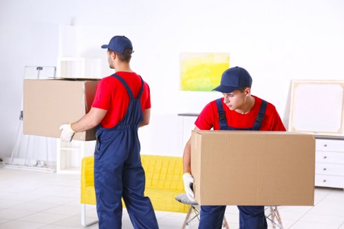 Moving van loading support in Richmond with careful handling