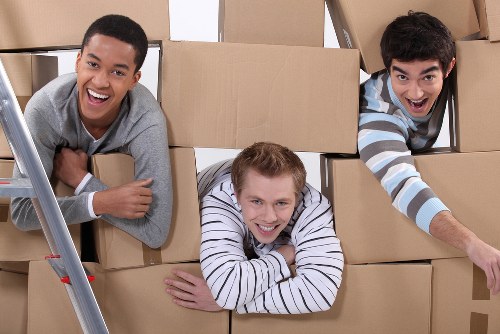 Van moving service in Richmond for local household transport